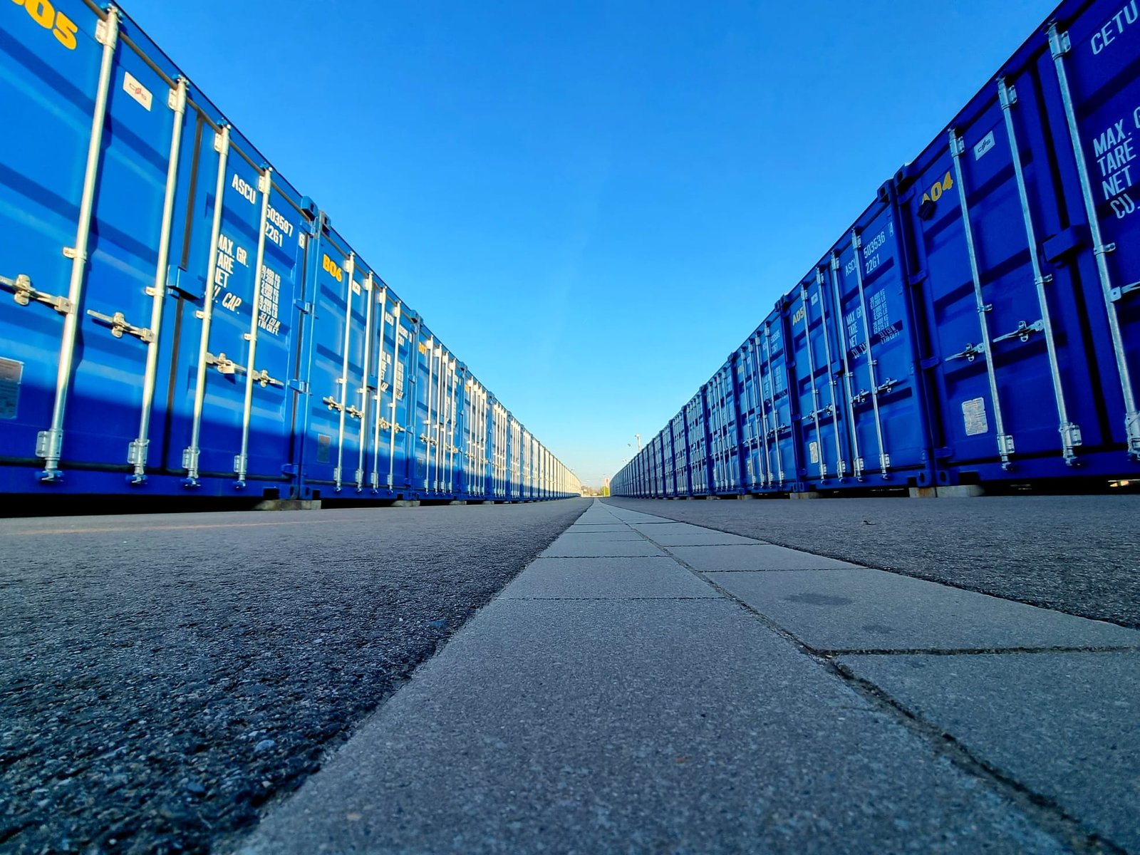 Lager King Self-Storage Container-Anlage in Düsseldorf – Tochterunternehmen der Lions Trust GmbH